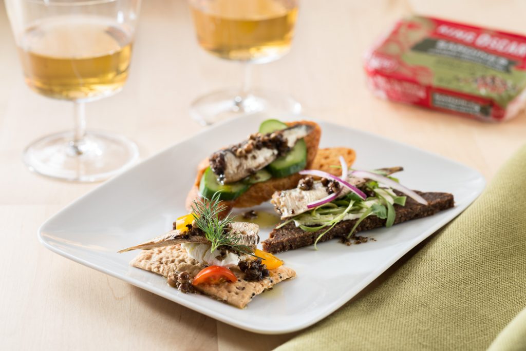 BRISLING SARDINES IN WATER KING OSCAR