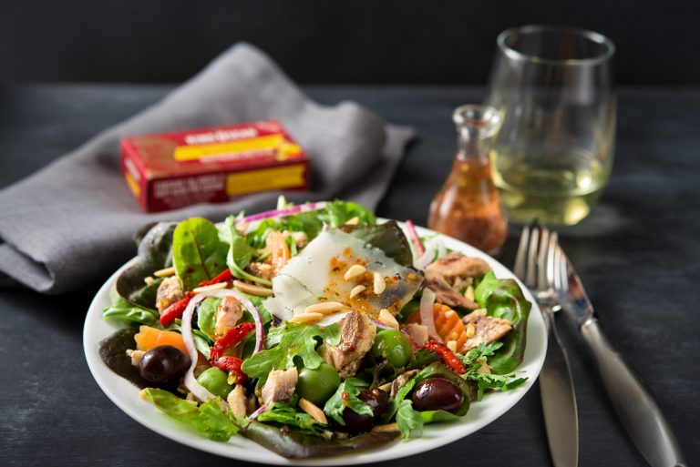 spanish style salad with sardines